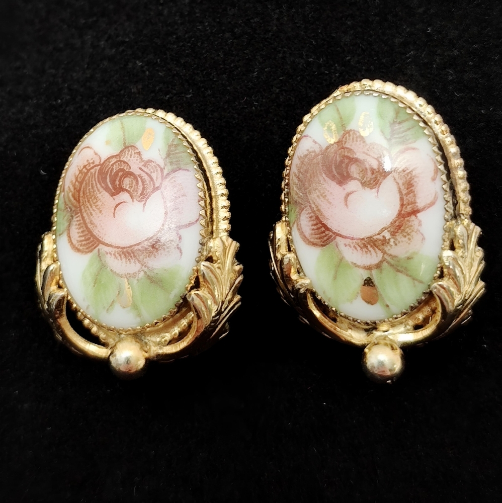 Vintage Whiting & Davis Floral Painted Porcelain Cameo Clip on Earrings